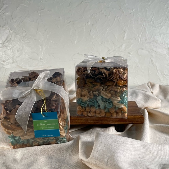 *Flora Classique Handmade  "Indian Jasmine" Potpourri 2 Pc - Picture 4 of 6